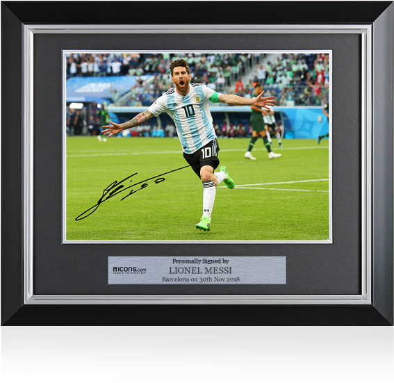 Lionel Messi Official Signed And Framed Argentina Photo - Argentina Vs Nigeria 2018 (650x665), Png Download