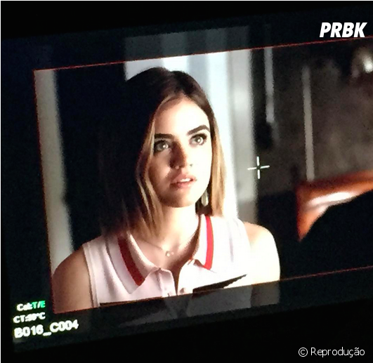 Troian Belisario Postou A Foto Da Amiga Lucy Hale (aria) - Pretty Little Liars (950x516), Png Download