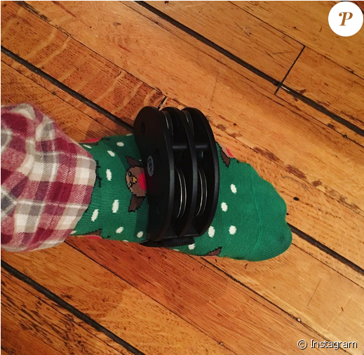 Tom Felton A Reçu Un Tambourin De Pied De La Part De - Plaid (950x505), Png Download