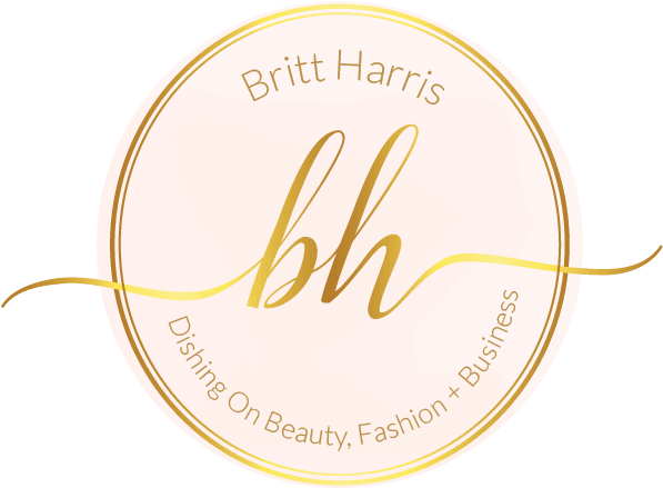 Make A Custom Watermark Logo - Circle (596x526), Png Download