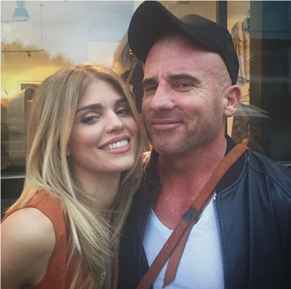 Dominic Purcell Et Sa Compagne Annalynne Mccord - Annalynne Mccord (950x580), Png Download