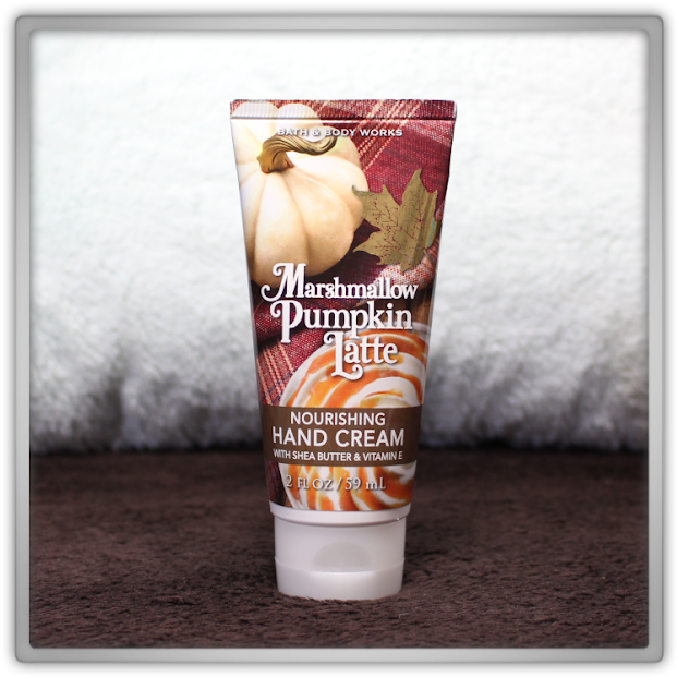 Bath & Body Works Delicious Cozy Candle Haul And Review - Bath & Body Works Marshmallow Pumpkin Latte Hand (640x640), Png Download
