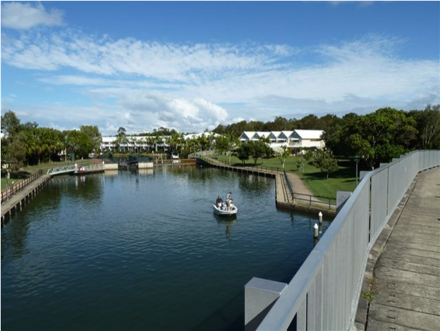 Town House With Water Views On River Close To Main (800x533), Png Download