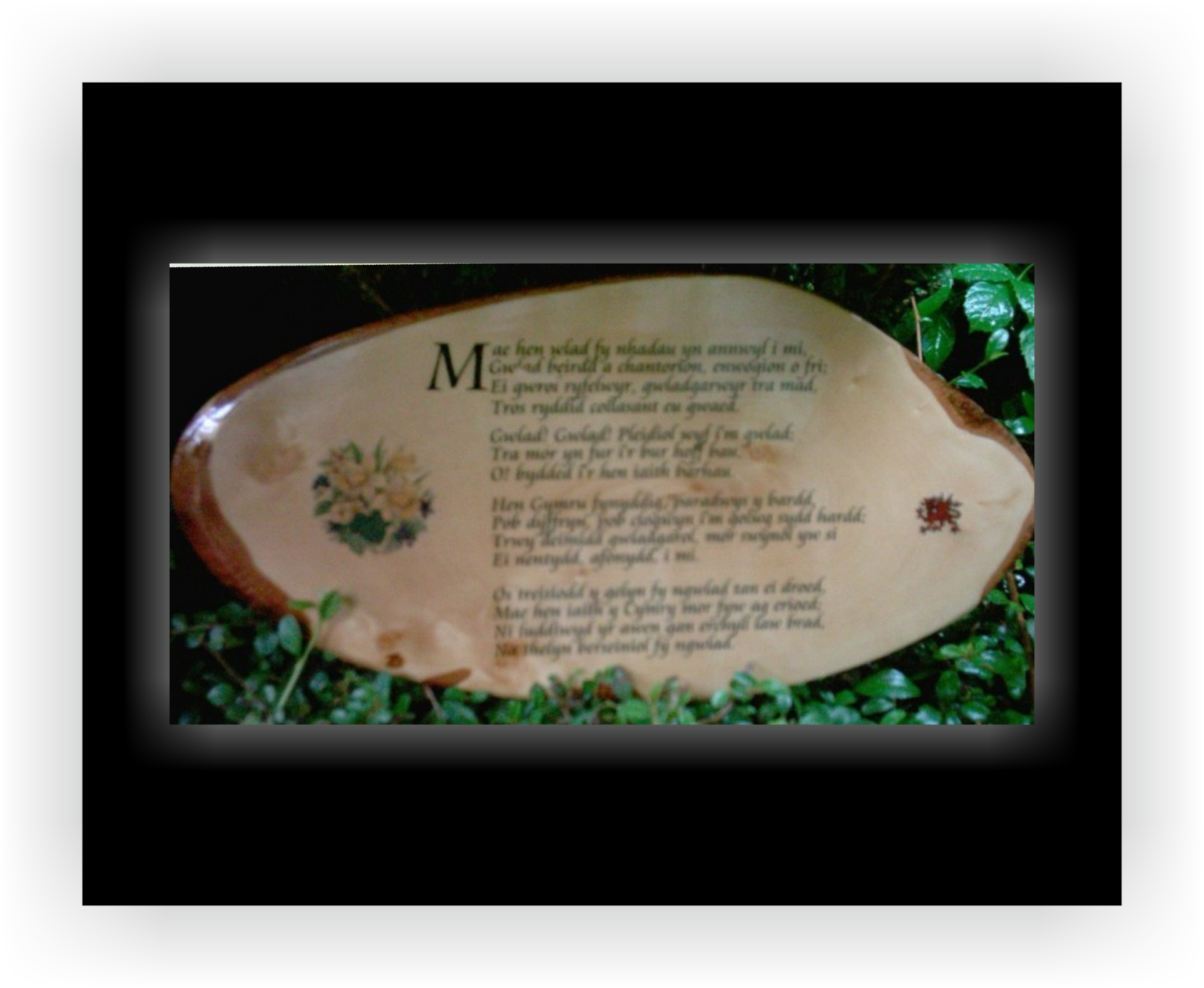 Garden Memorials In Wood - Floral Design (1924x1578), Png Download