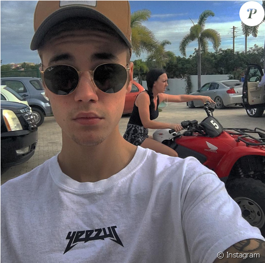 Justin Bieber En Vacances Avec Hailey Baldwin Et Son (950x522), Png Download