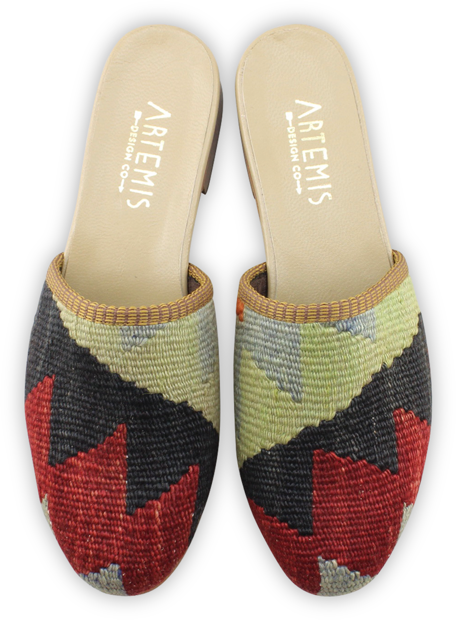 Load Image Into Gallery Viewer, Women%2527s Kilim Slides (1000x1400), Png Download