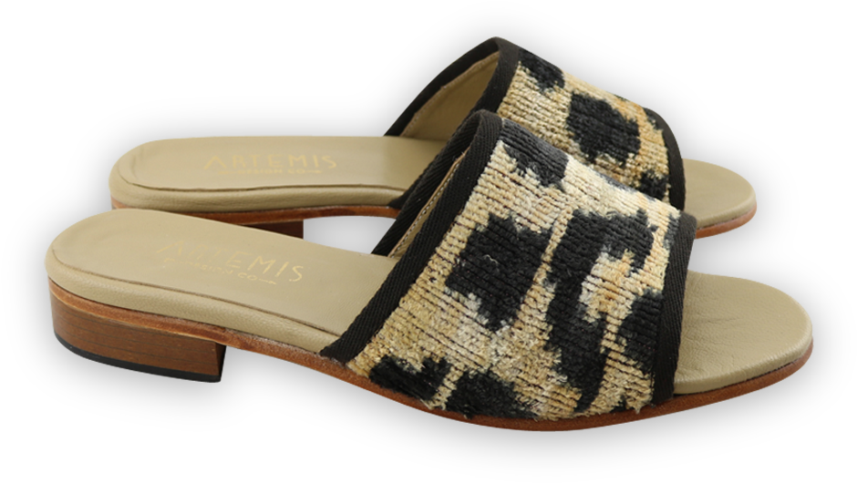 Flip Flop Slippers Fuzzy Leopard Png Flip Flop Slippers - Flip-flops (1000x1400), Png Download