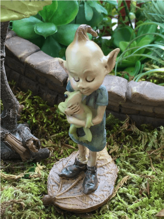 Fairies & Friends Garden Pixie Hugging A Frog Earth - Figurine (760x760), Png Download