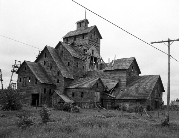 Abandoned Quincy Mine At Hancock Shaft House, Just - Monochrome (598x654), Png Download
