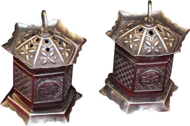 Sterling Salt And Pepper Shakers Figural Vintage - Scale Model (617x617), Png Download