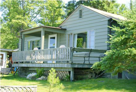 Cabin Exterior At Eagle Wing Resort - Siding (800x520), Png Download