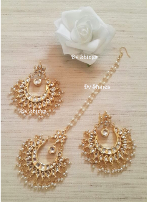Medium Size Beautiful Mangtikka Set In Pearls - Earrings (684x684), Png Download