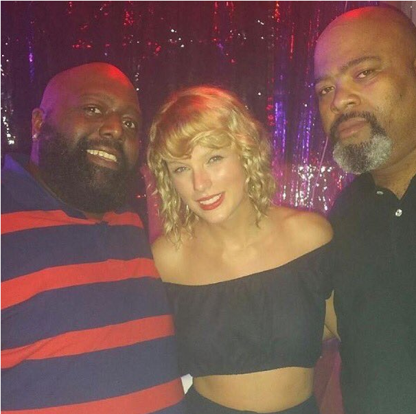 Taylor Swift Sensuelle Avec Ne-yo - Fun (1200x630), Png Download