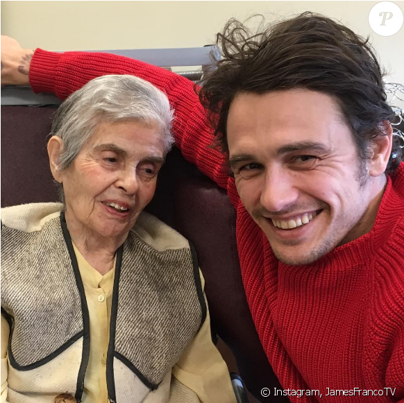 James Franco A Publié Une Photo De Lui Avec Sa Grand-mère - Fun (950x580), Png Download