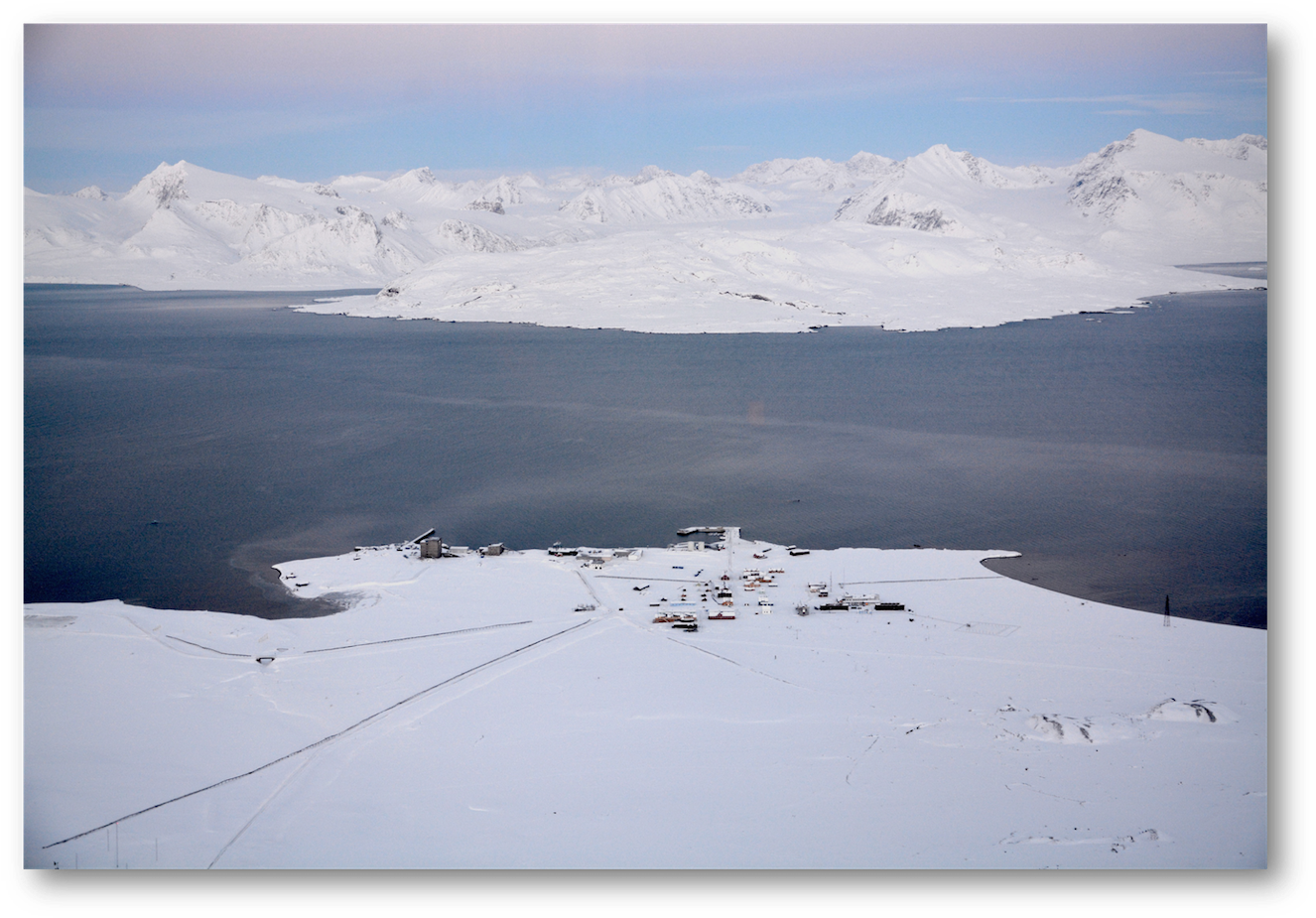 Uninett Deploys Arctic Fibre - Snow (1334x933), Png Download