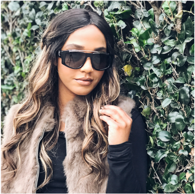 Candy Washington Mcm Shades - Girl (1000x750), Png Download