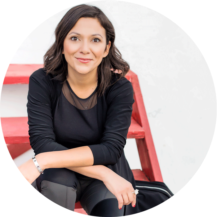 Alexandra Jimenez - Sitting (700x700), Png Download