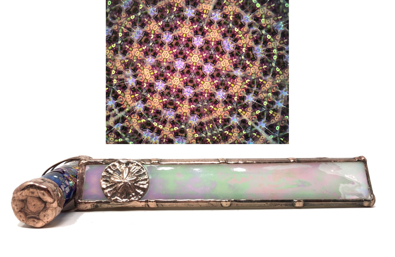 Sea Garden With Sand Dollar In Iridescent White Glass - Weapon (1280x832), Png Download