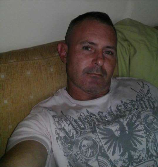 It Happens In Your Office, In Circles Of Friends & - Sitting (539x960), Png Download