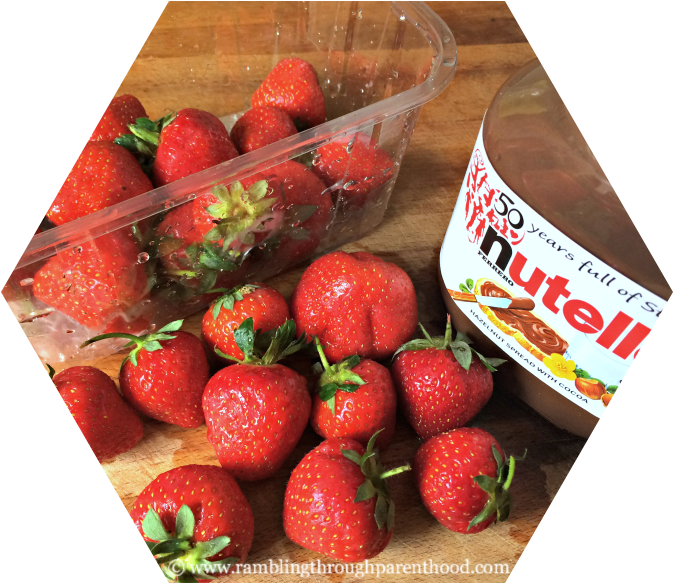 Nutella Coated Strawberries - Nutella (800x600), Png Download