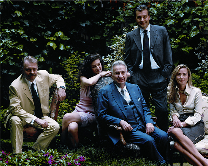 Share - Famille Buccellati (700x700), Png Download