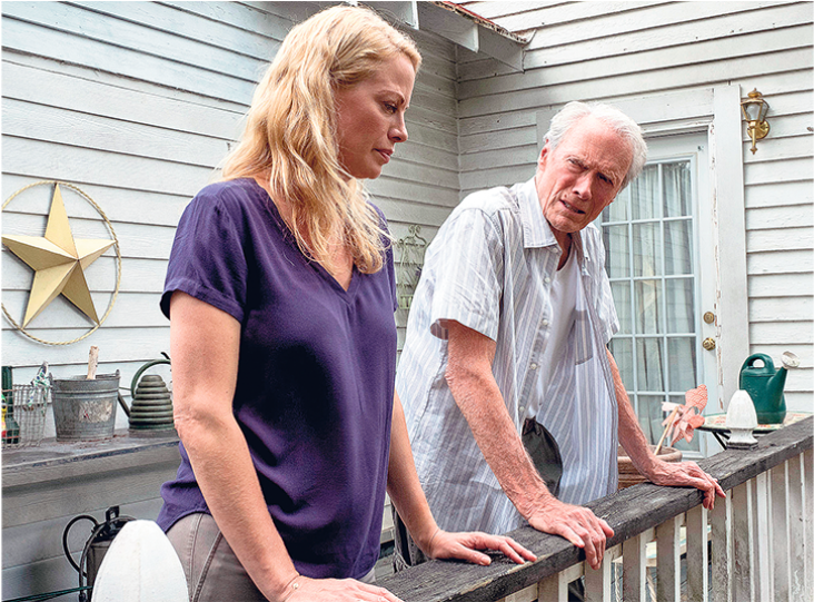 Su Alison Eastwood Junto A Su Padre Clint, En Una Escena - Clint Eastwood The Mule (960x540), Png Download