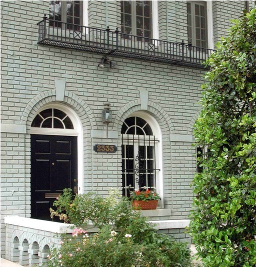 2 Bedroom Townhouse On A Quiet Tree-lined Street In - House (800x533), Png Download