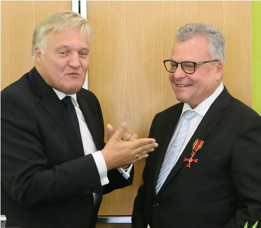 Businessperson (809x460), Png Download