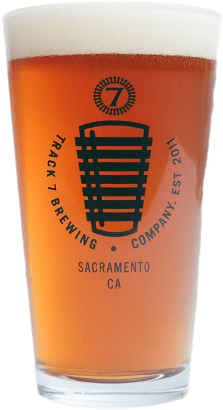 Track 7 Pint Glass With Medium Beer - Pint Glass (572x600), Png Download