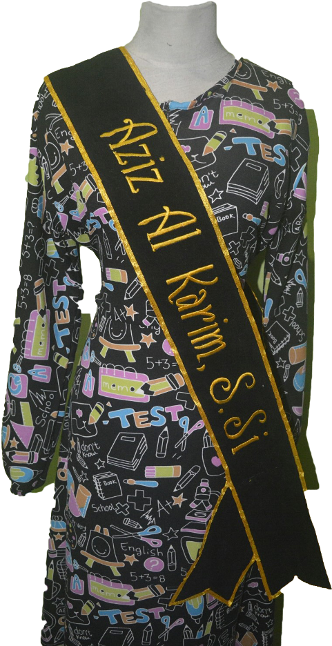 Selempang Wisuda Bludru Royal Tepi Pita - Selempang Wisuda (681x1024), Png Download