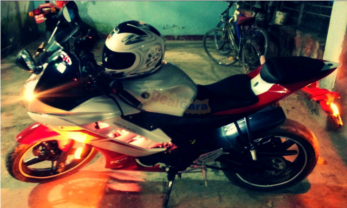 Yamaha R15 V - Scooter (700x525), Png Download