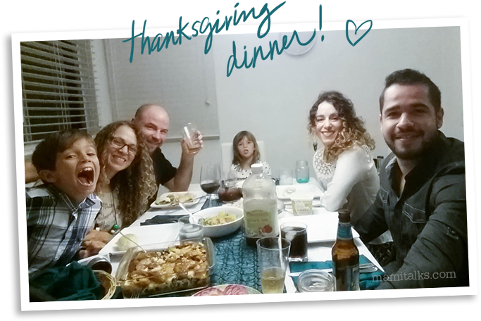 Thanksgiving Dinner Mamitalks - Dish (700x472), Png Download