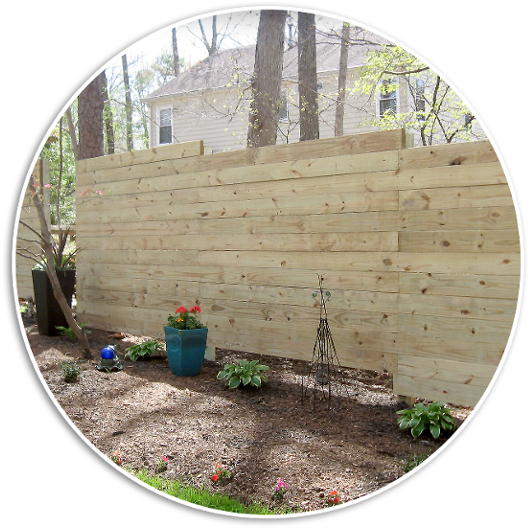 Horizontal Board Fence - Backyard (575x570), Png Download