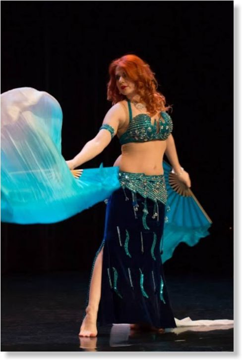Manitoba Kevla Performs A Veil Dance In Winnipeg, Manitoba - Belly Dance (500x736), Png Download