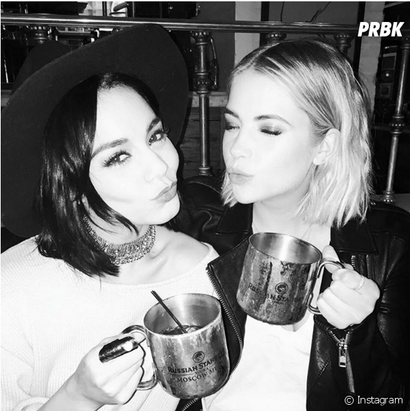 Aniversário De Ashley Benson, De &quot - Girl (950x597), Png Download