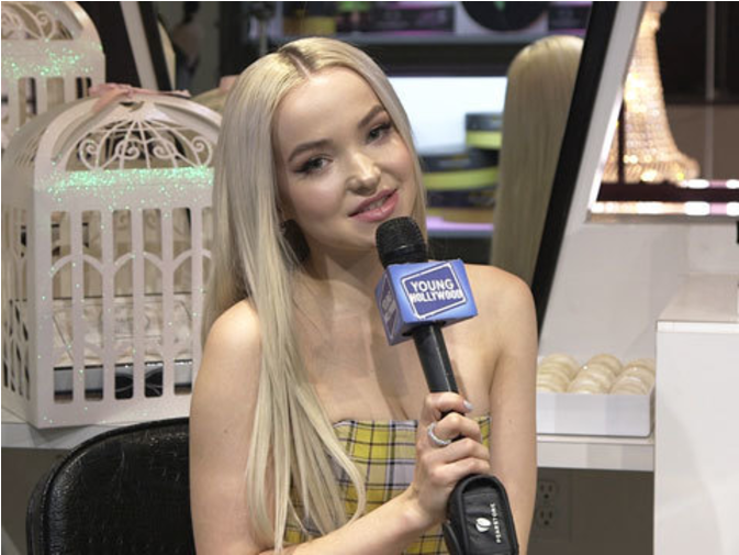 Dove Cameron Reveals Her Fangirl Moment Over Lana Del - Girl (896x504), Png Download