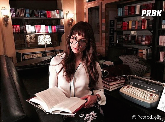 Troian Bellisario Já Está Sentindo Falta De Spencer - Pretty Little Liars (950x394), Png Download