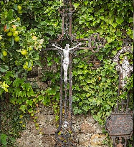 Old Cast Iron Crosses - Cross (767x500), Png Download