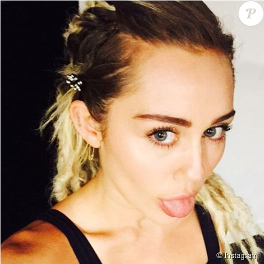 Miley Cyrus Dévoile Sa Nouvelle Coupe De Cheveux Sur - Nicki Minaj Puta (950x528), Png Download