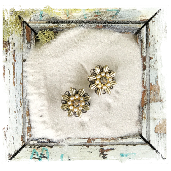 Metallica Earrings Ms02 - Flower (600x600), Png Download