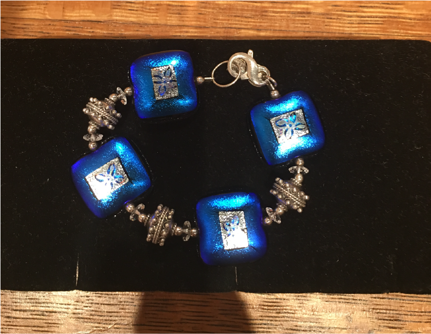 Blue Square Flower Etched High Glass Bead Bracelet - Wood (864x1153), Png Download