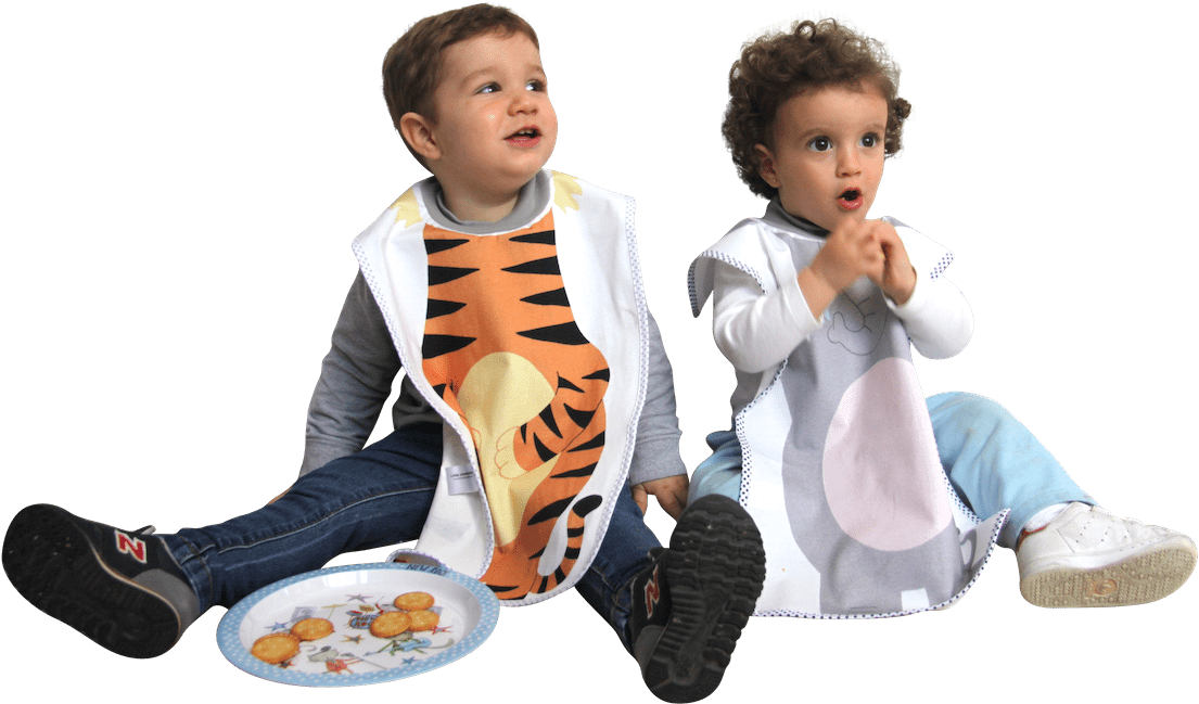 Girl With Elephant Bib - Sitting (1280x853), Png Download