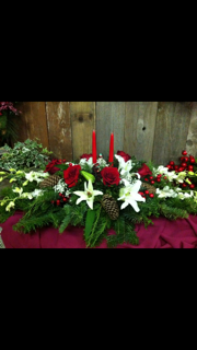 Christmas Centerpiece With Flowers & Candles (180x320), Png Download