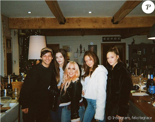 Félicité Tomlinson , La Petite Soeur Du Chanteur - Louis Tomlinson Felicite Grace (950x470), Png Download