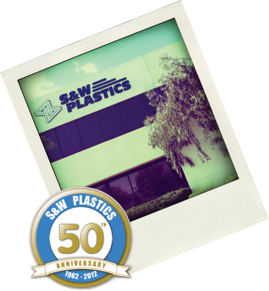 S&w Plastics Inc - Parallel (552x599), Png Download