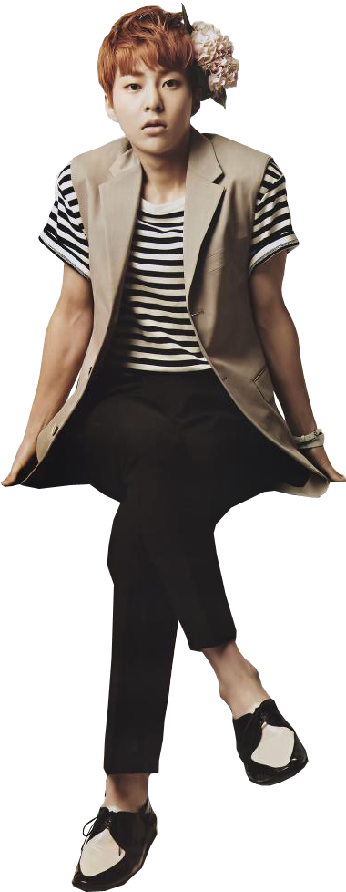 عکس و تصویر با داداش شیومینم اومدم که خیلیییی دوسش - Xiumin Full Body Png (724x1024), Png Download