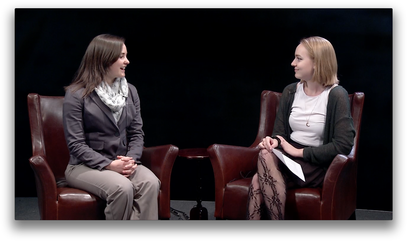 Nevada Students For Hillary - Sitting (1392x832), Png Download