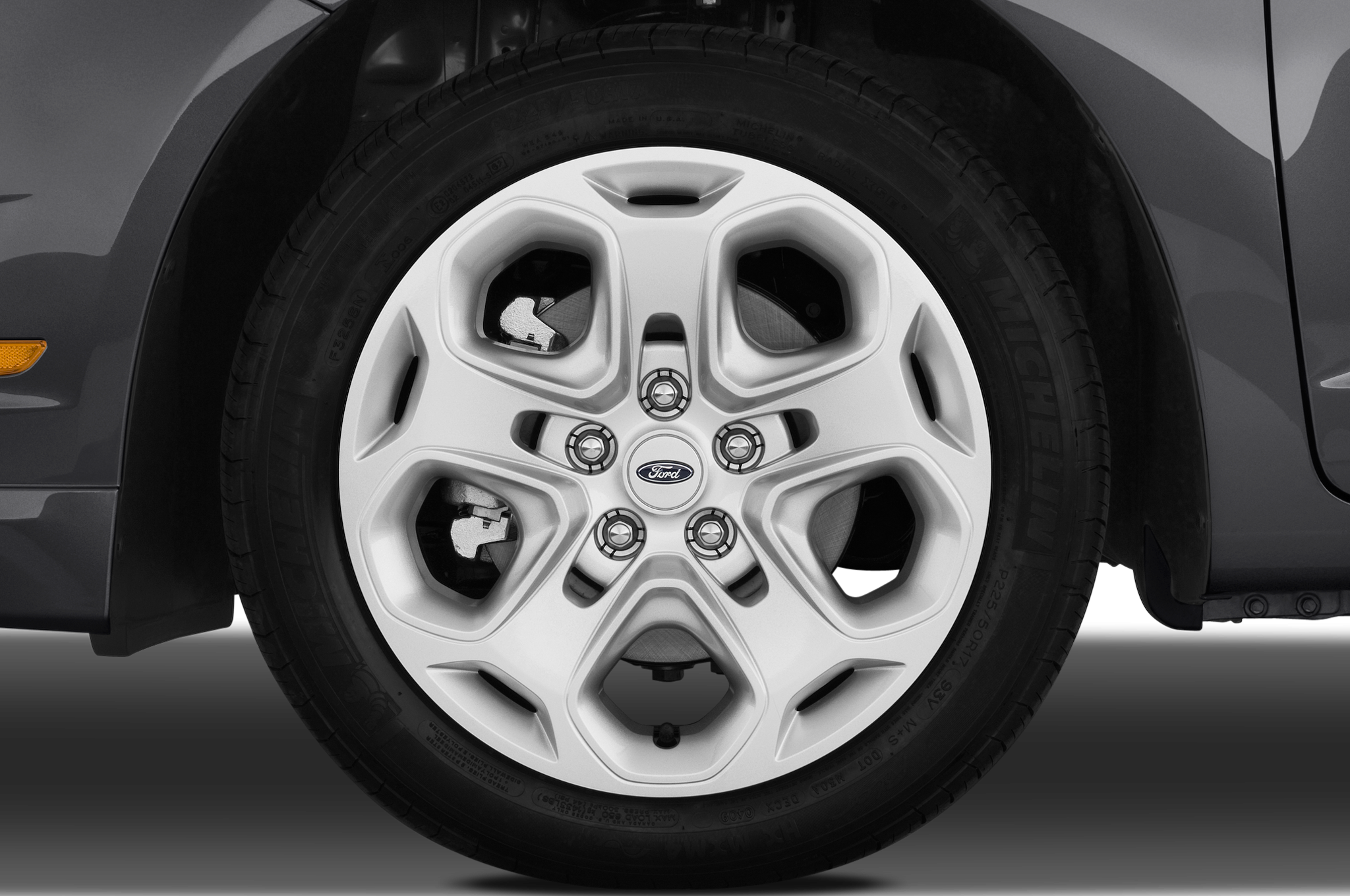 Download Image - 2011 Ford Fusion Se Wheel (2048x1360), Png Download