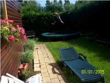 Nice Home With Trampoline And Row-boat, Peaceful Area - Backyard (800x533), Png Download