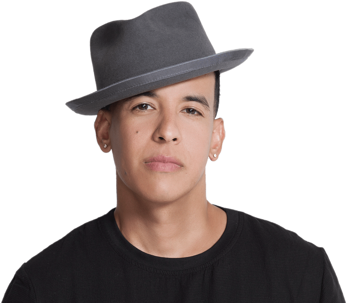 Daddy Yankee Wearing Grey Hat - Daddy Yankee Net Worth (1548x1024), Png Download